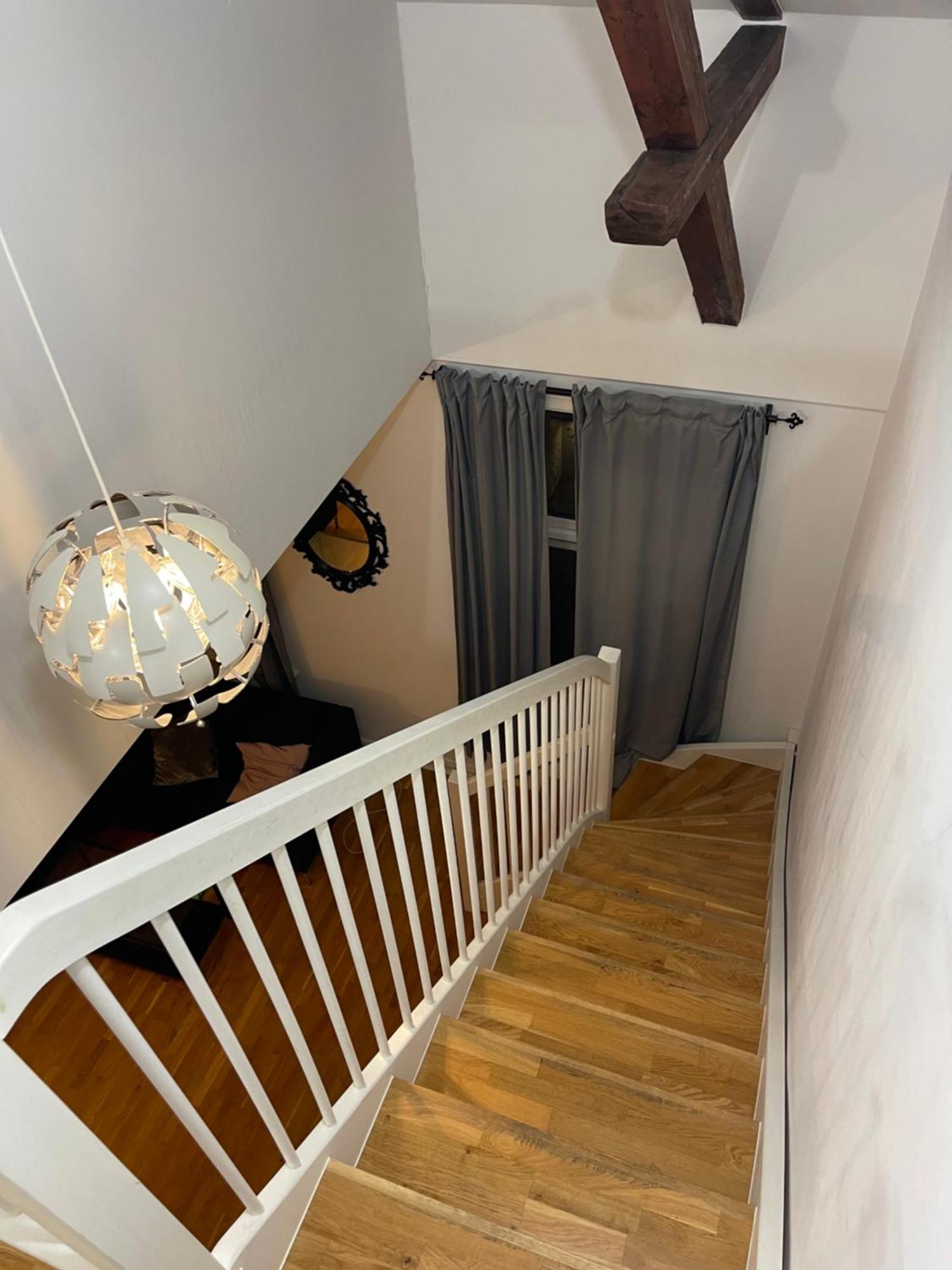 Bo Sentralt Pa Gruenerlokka Na Lägenhet Oslo